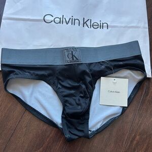 Calvin Klein Men's Black and ck logo hip briefs  new micro fiber